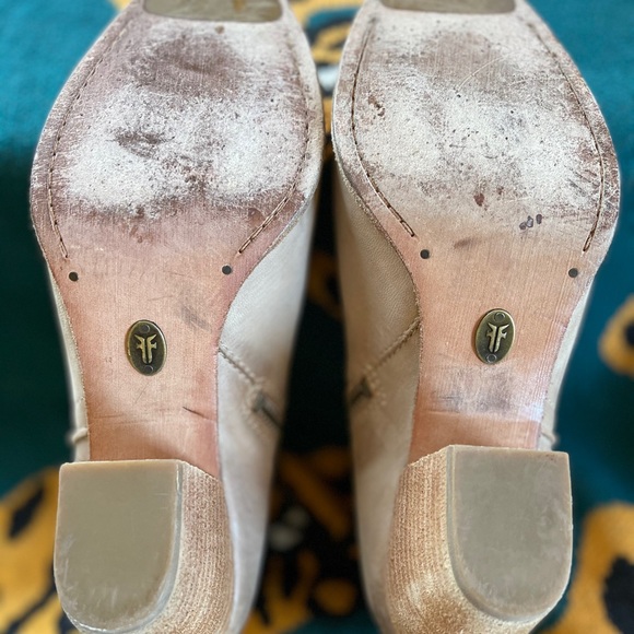 Frye Renee Short Seam in Cement Soft Oiled Leather - Picture 4 of 7